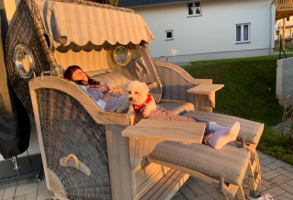 "Strandkorb" Lakeside Village